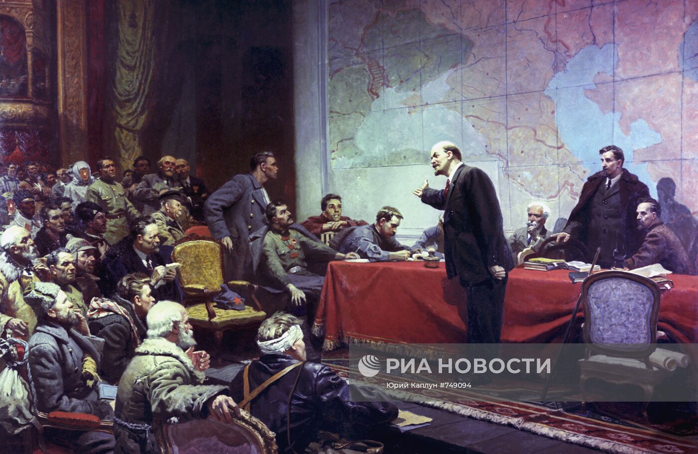 Репродукция картины "В.И. Ленин у карты ГОЭЛРО..."
