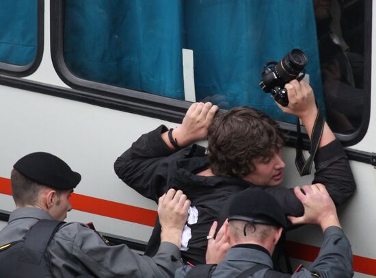 Задержаны участники акции на Триумфальной площади в Москве