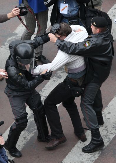 Задержаны участники акции на Триумфальной площади в Москве
