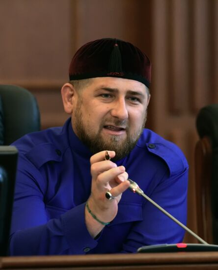 Парламент Чечни переименовал президента республики в главу ЧР