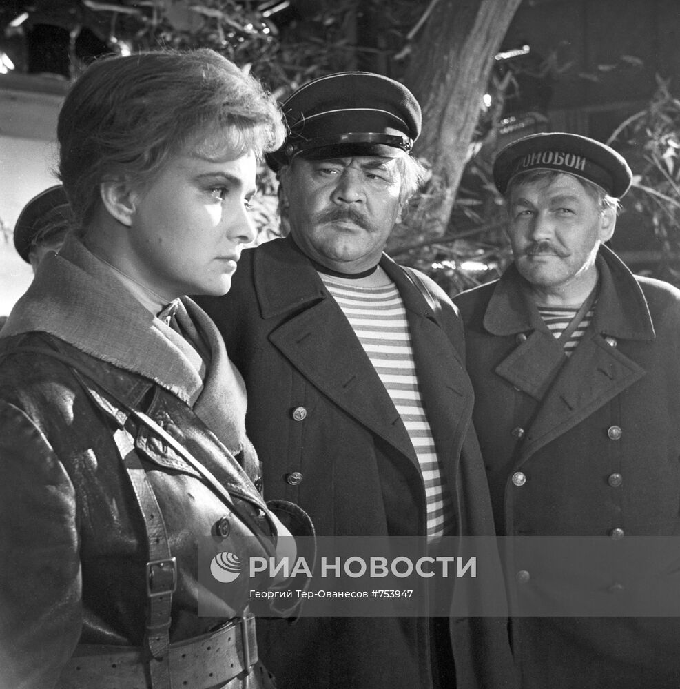 Кадр из художественного фильма "Оптимистическая трагедия"