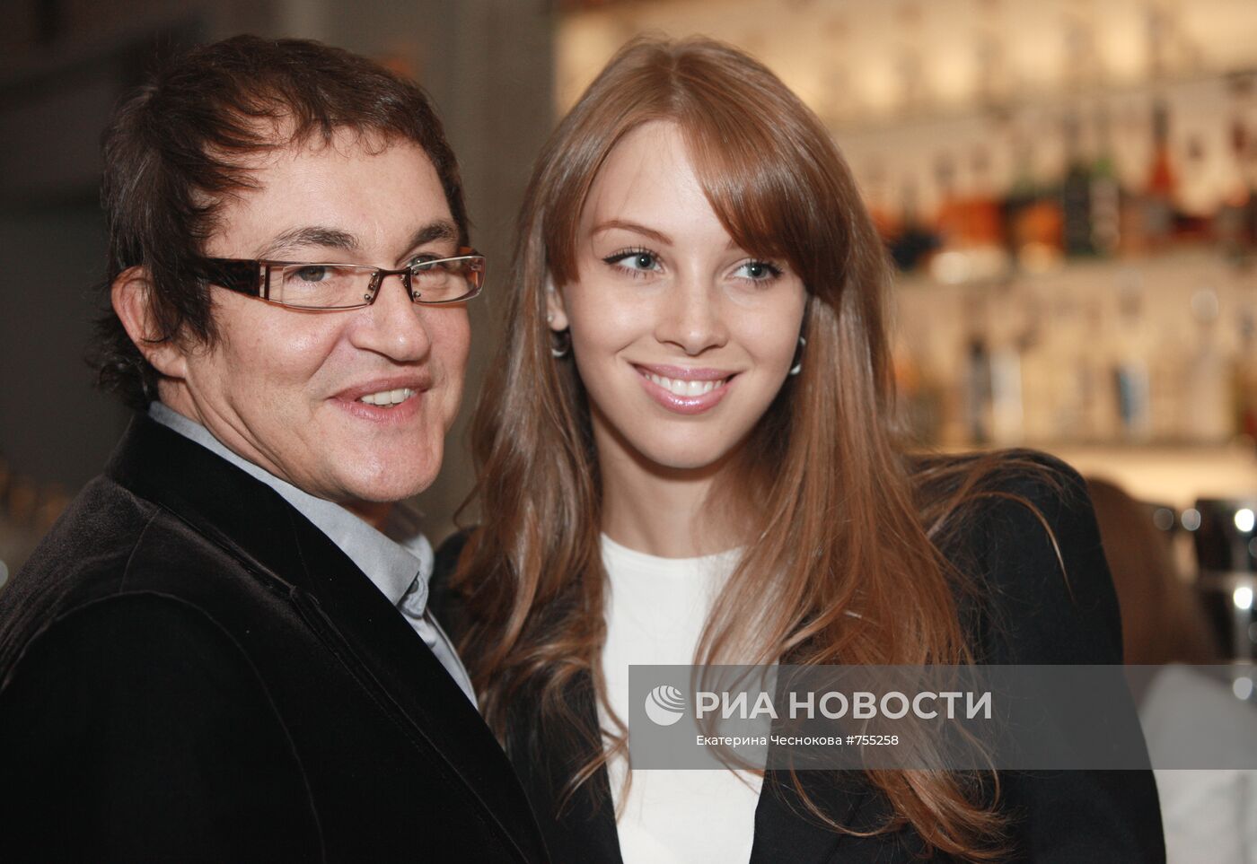 Дмитрий Дибров с супругой Полиной Наградовой