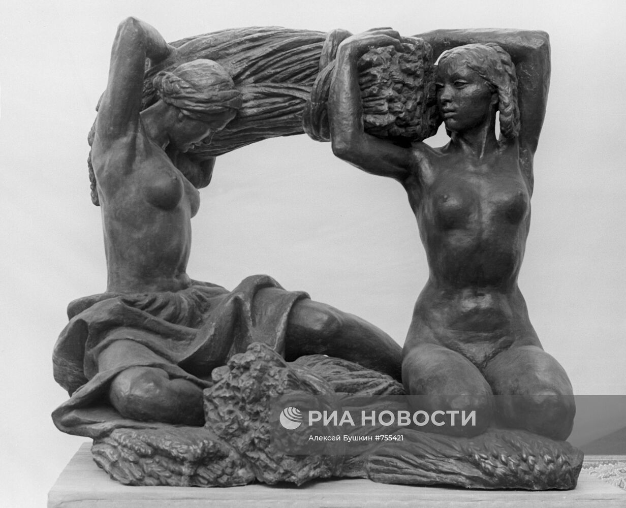 Скульптурная композиция "Хлеб"