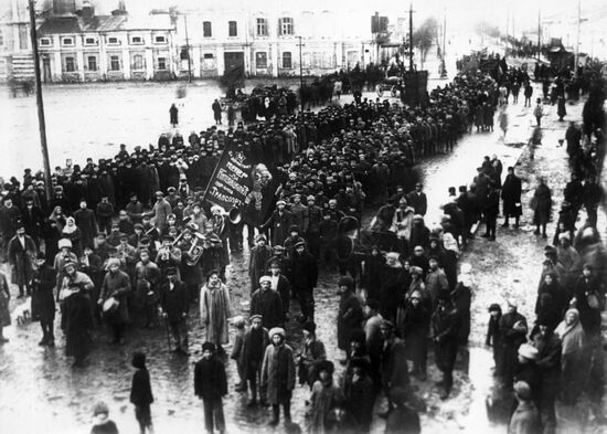 Воскресник по разгрузке пароходов