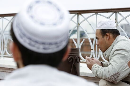 Празднование окончания священного месяца Рамадан в Казани