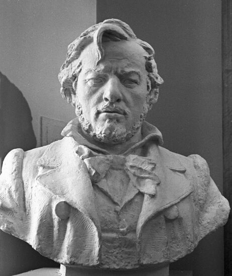 Скульптурный портрет М.И.Глинки