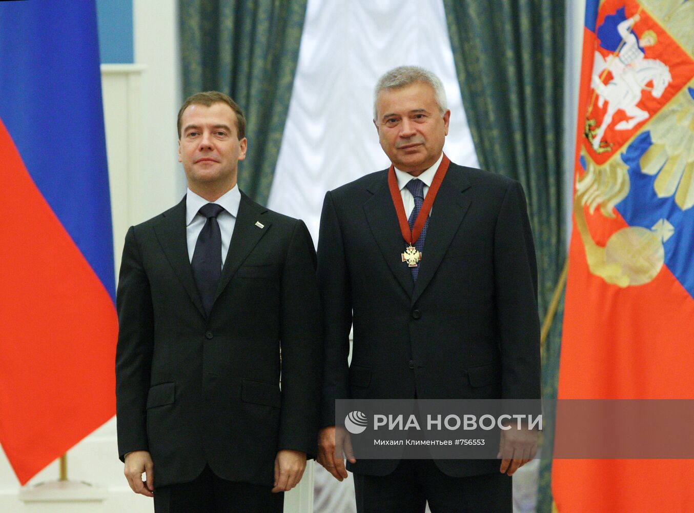 Д.Медведев вручил государственные награды россиянам