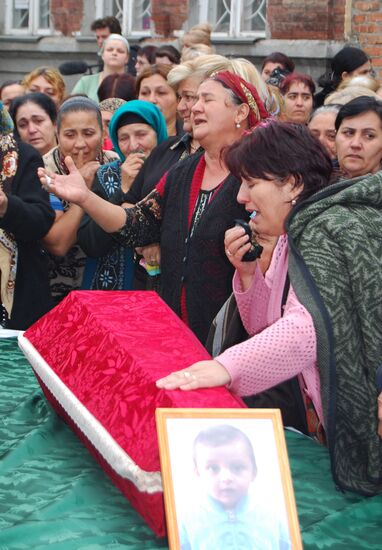 Прощание с погибшими в результате теракта во Владикавказе
