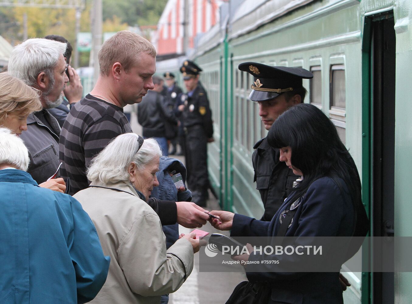 Работа касс и билетных контролеров Казанского вокзала Москвы