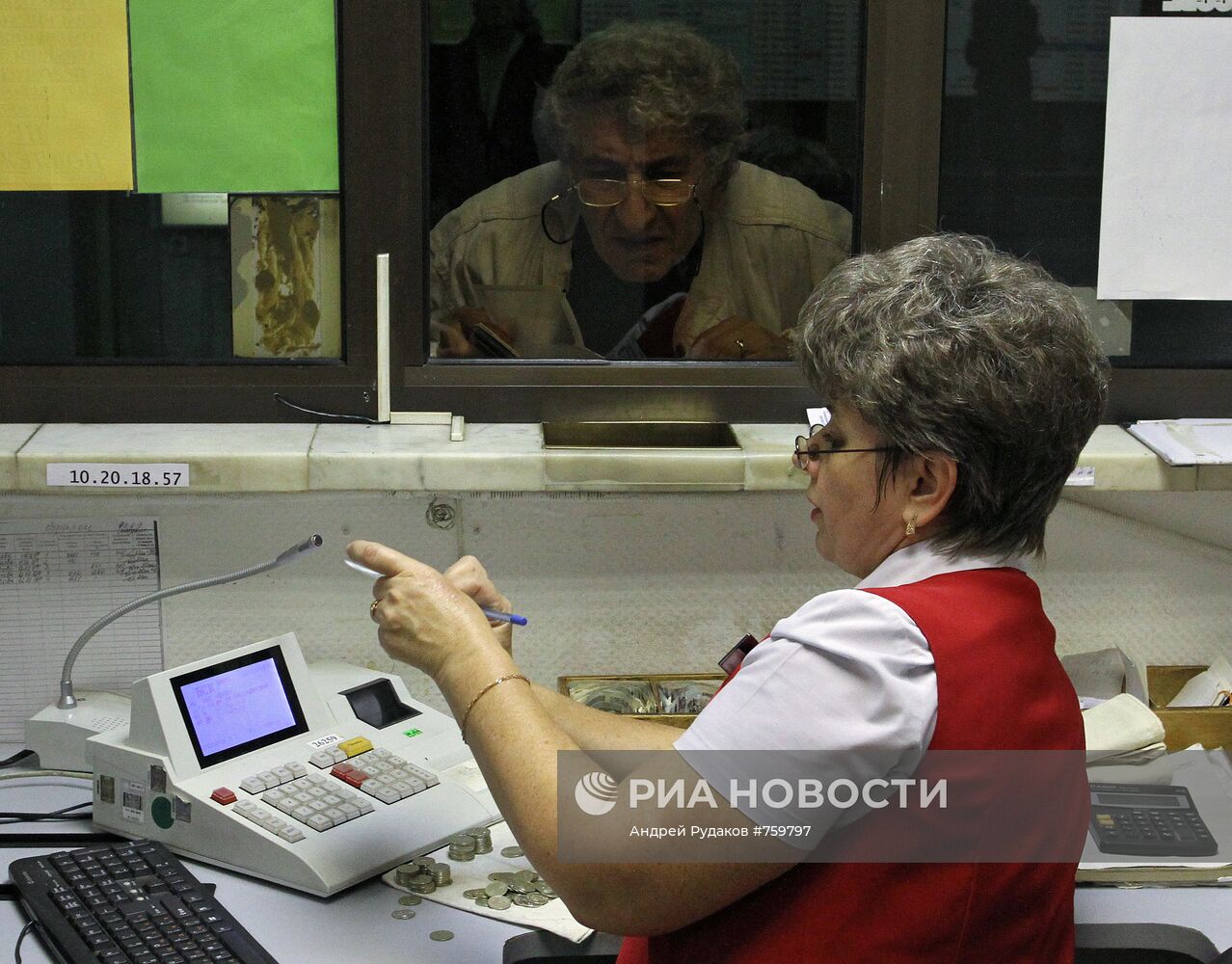Работа касс и билетных контролеров Казанского вокзала Москвы