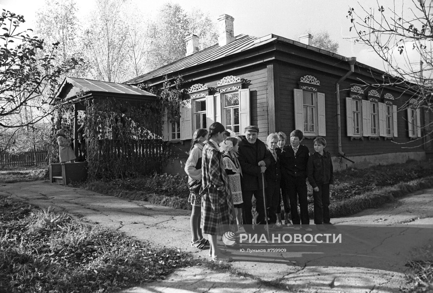 Дом семьи Ульяновых в селе Алакаевка | РИА Новости Медиабанк