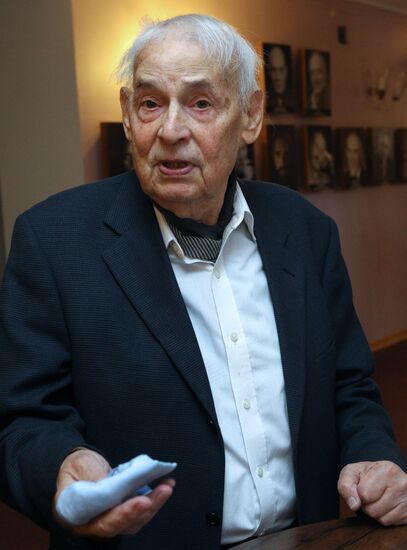 Анатолий Адоскин