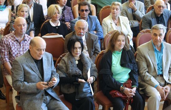 Сбор труппы театра имени Моссовета