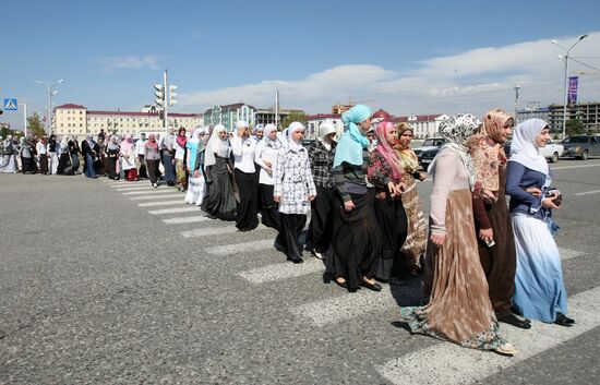 Акция "Как должна одеваться чеченская женщина" в Грозном