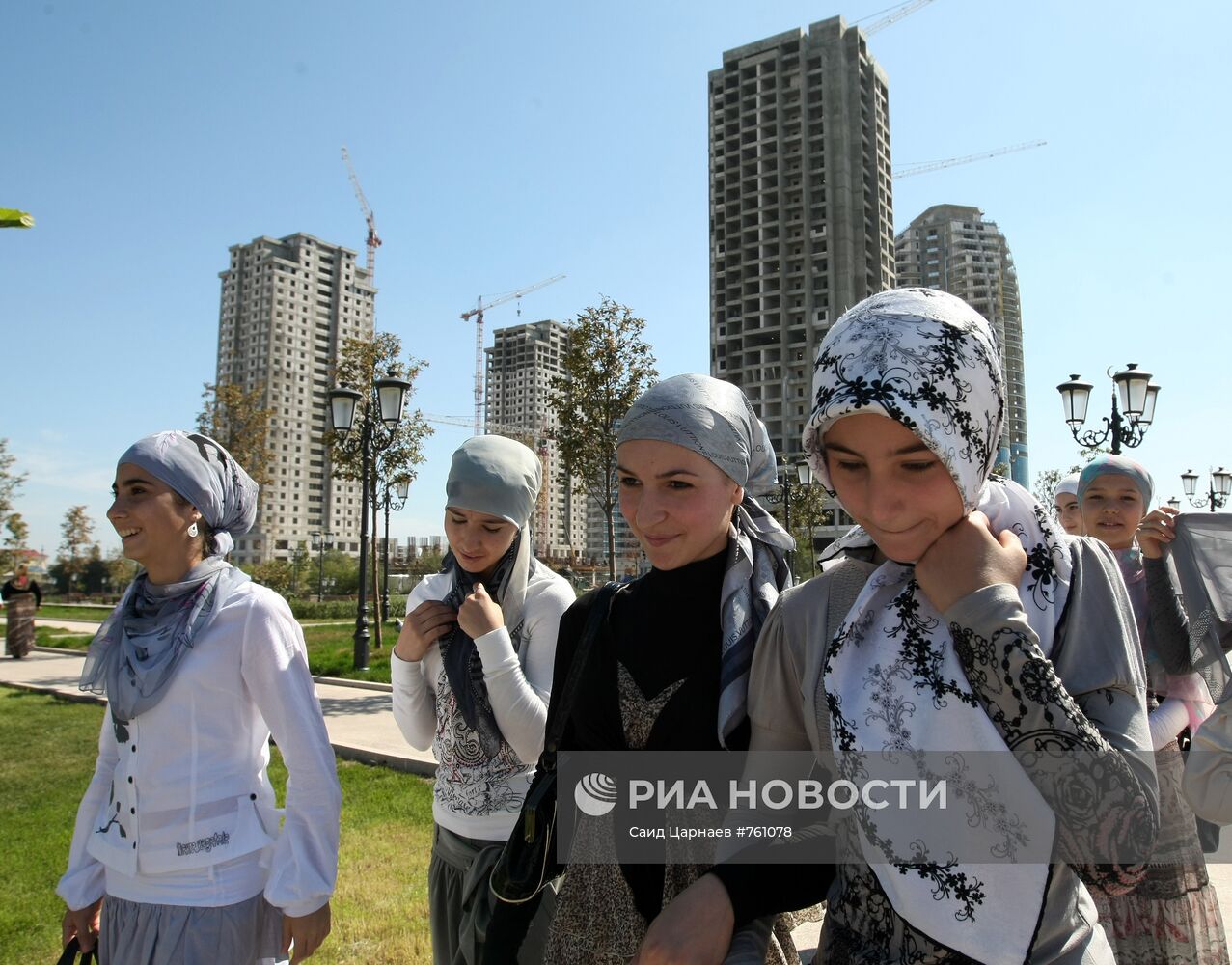 Акция "Как должна одеваться чеченская женщина" в Грозном