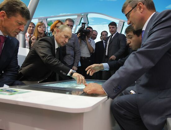 В. Путин на IX Международном инвестиционном форуме "Сочи-2010"