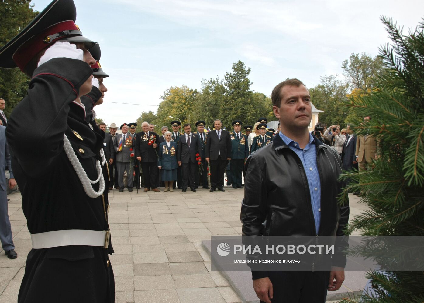 Дмитрий Медведев и Виктор Янукович прибыли в Глухов