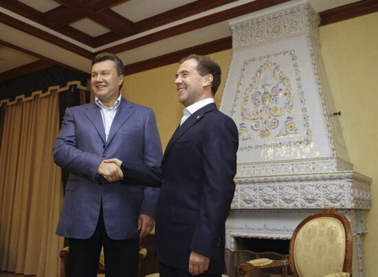 Д.Медведев и В.Янукович в "Завидово"