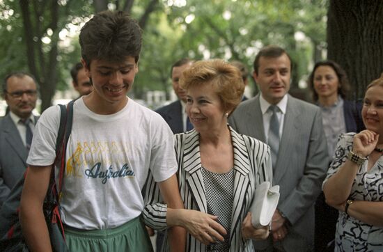 Р.М. Горбачева с румынскими школьниками