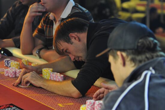 Участники Первого Российского турнира по покеру