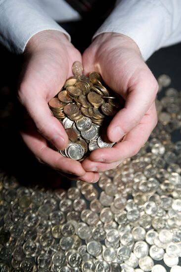 ЦБ РФ предложил прекратить выпуск одно- и пятикопеечных монет