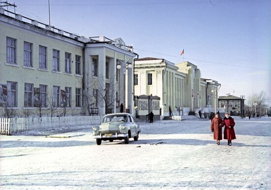 На улице Ленина в поселке городского типа Шушенском