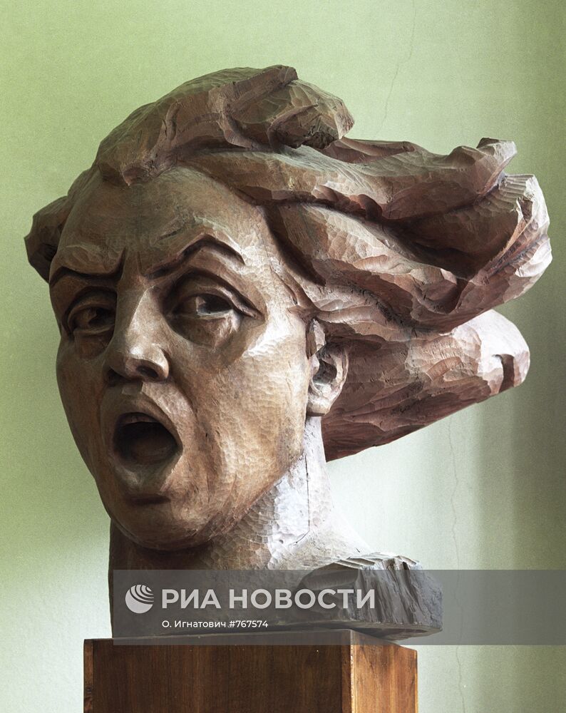 Скульптура "Родина-мать зовет!". Фрагмент