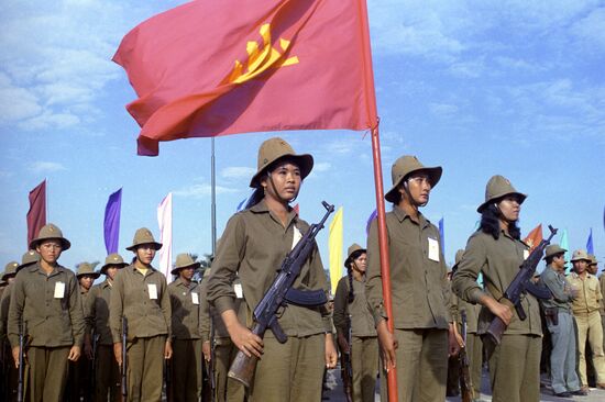 Проводы воинов-добровольцев вьетнамской Народной армии