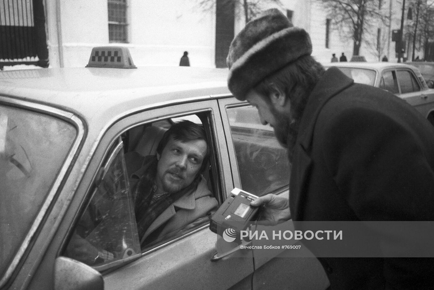 Опрос советских людей на улицах