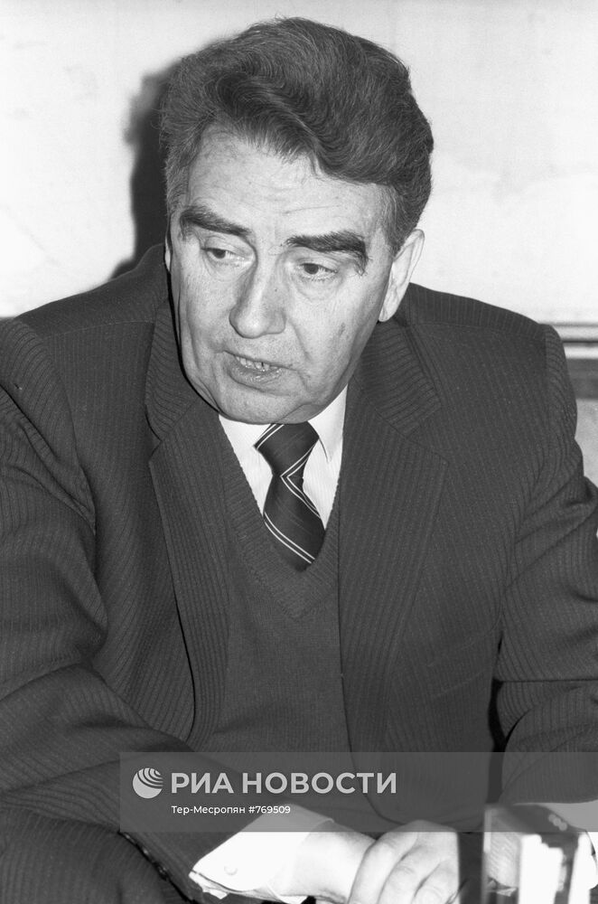 Посол СССР в Кувейте Э. Н. Зверев