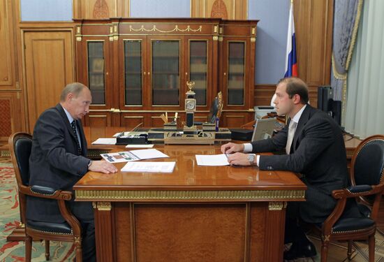 Владимир Путин провел рабочую встречу с Денисом Мантуровым