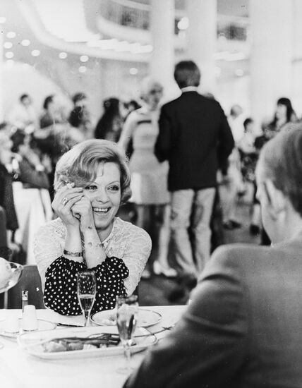 Кадр из фильма "Анна и командор"