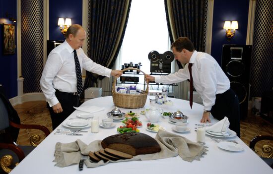 Встреча Дмитрия Медведева и Владимира Путина