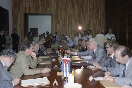 Визит советской делегации в Республику Куба