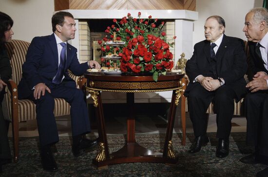 Официальный визит Дмитрия Медведева в Алжир