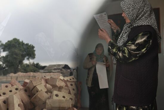 Жительницы города Ош во время голосования