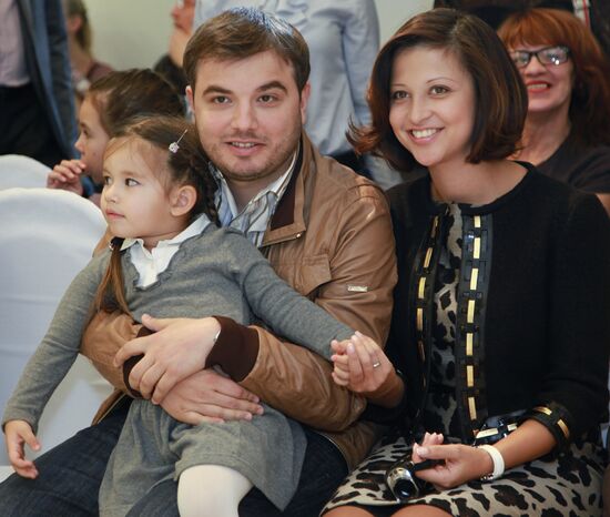 Яна Батыршина с супругом и дочерью