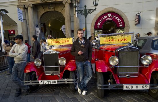 Водители частных такси в центре Праги