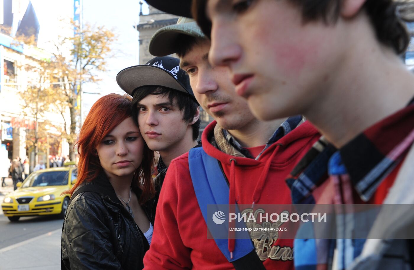 Молодежь в центре города Праги