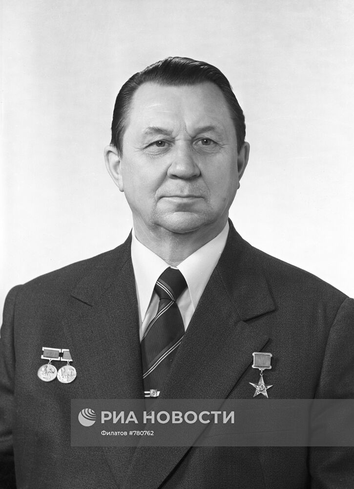 Б. В. Бакин - министр монтажных и специальных строительных работ