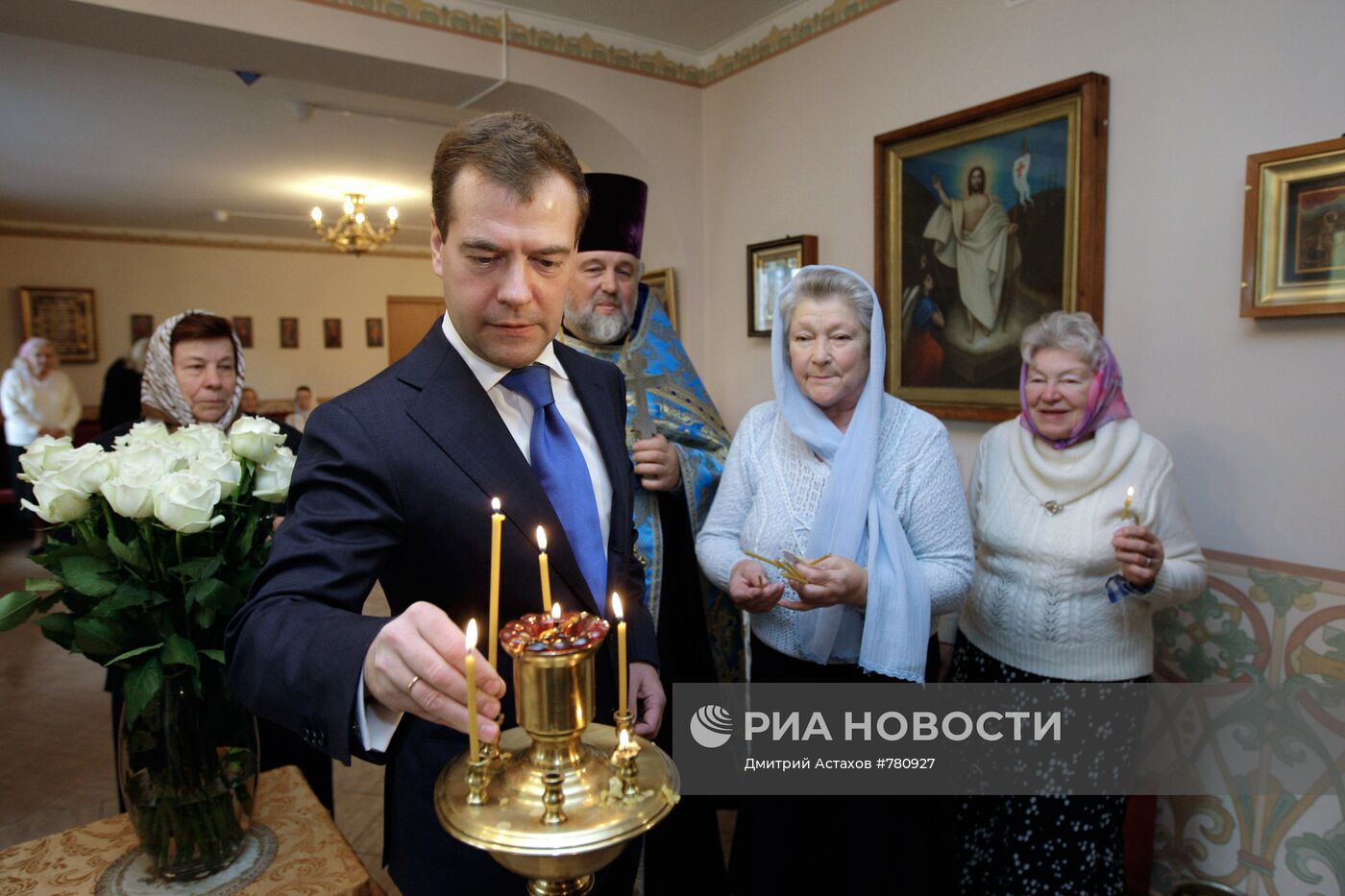 Президент РФ побывал в доме престарелых для ветеранов труда