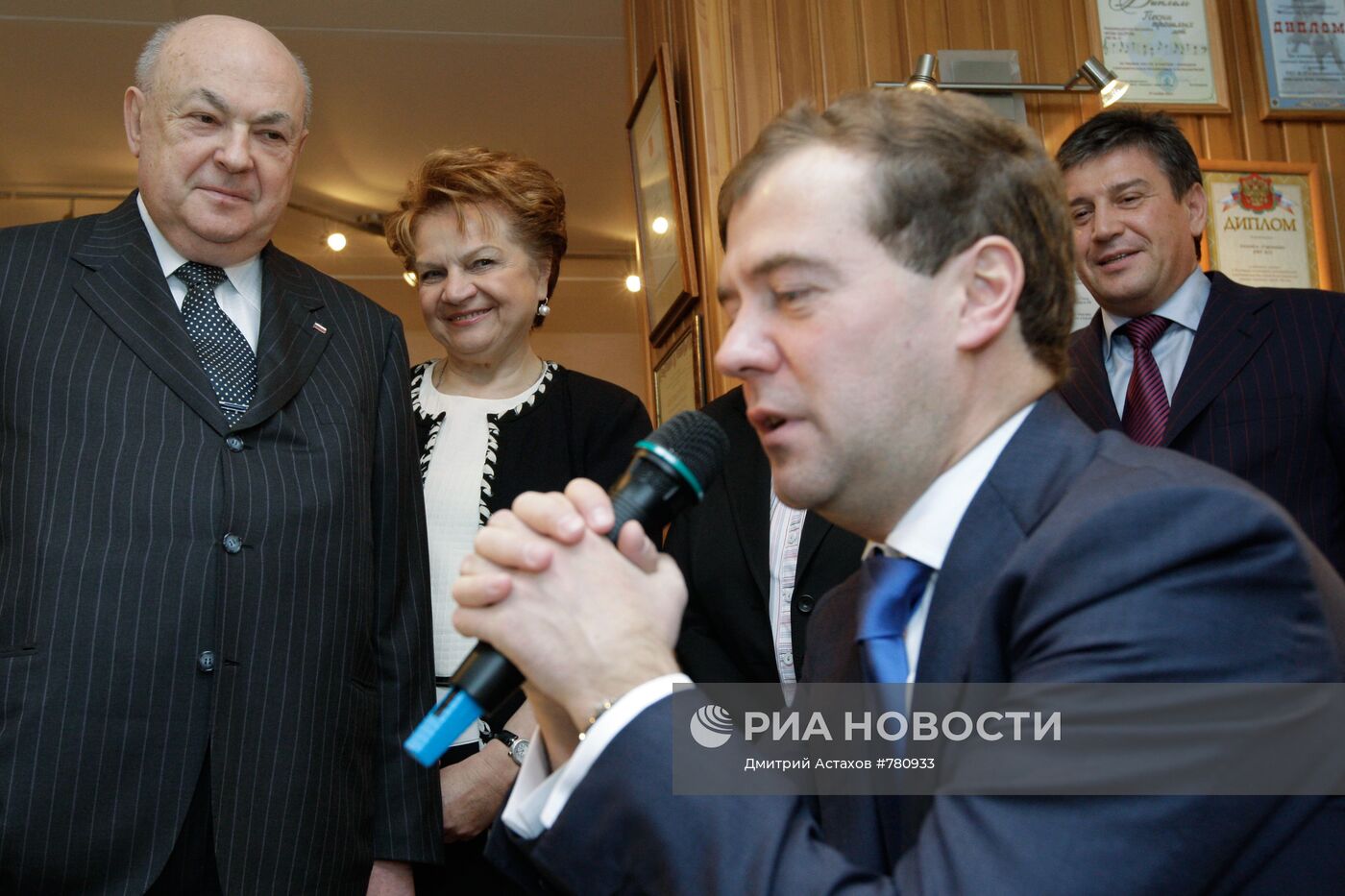 Президент РФ побывал в доме престарелых для ветеранов труда