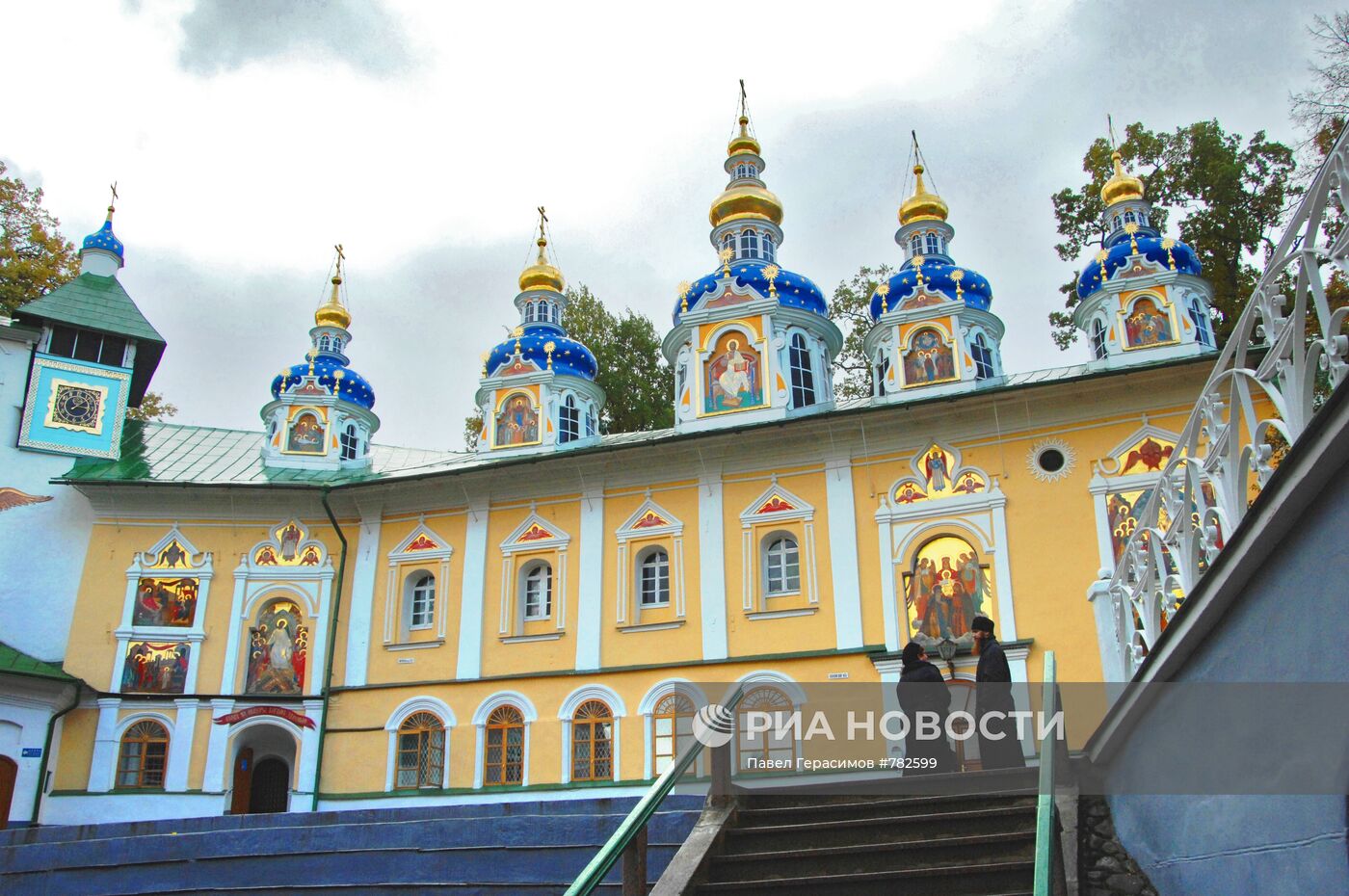 Монастыри Псковской области
