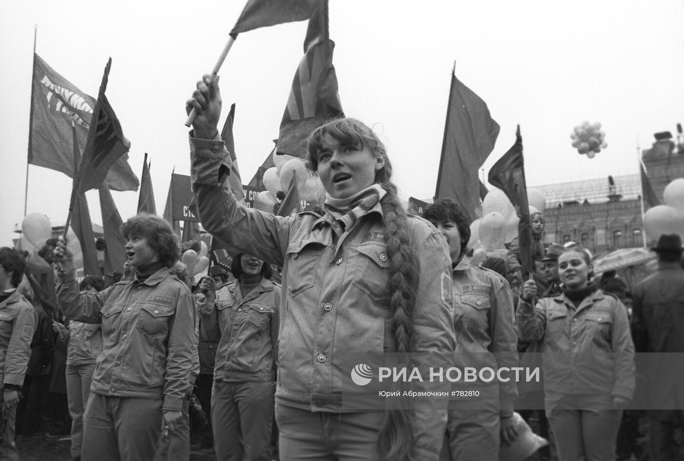 Участники Первомайской демонстрации