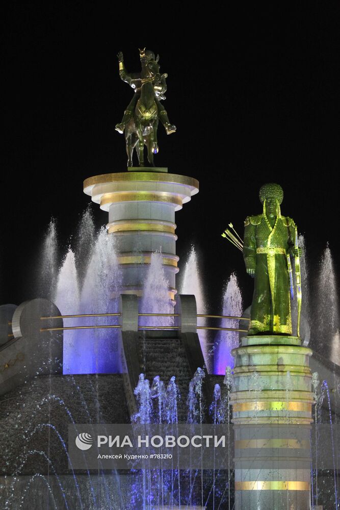 Площадь фонтанов в Ашхабаде