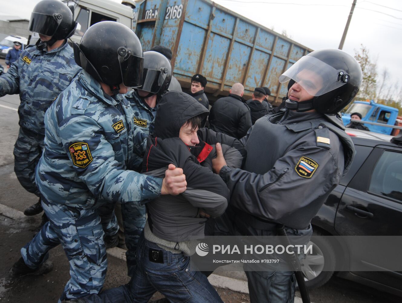 Митинг протеста против сноса гаражей в Санкт-Петербурге