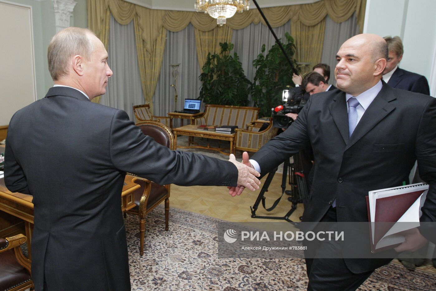 Владимир Путин провел рабочую встречу с Михаилом Мишустиным
