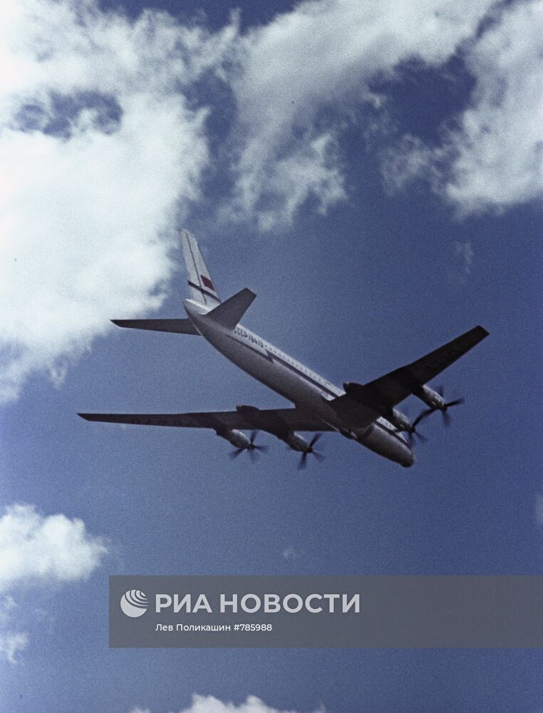 Самолет "Ту-114"