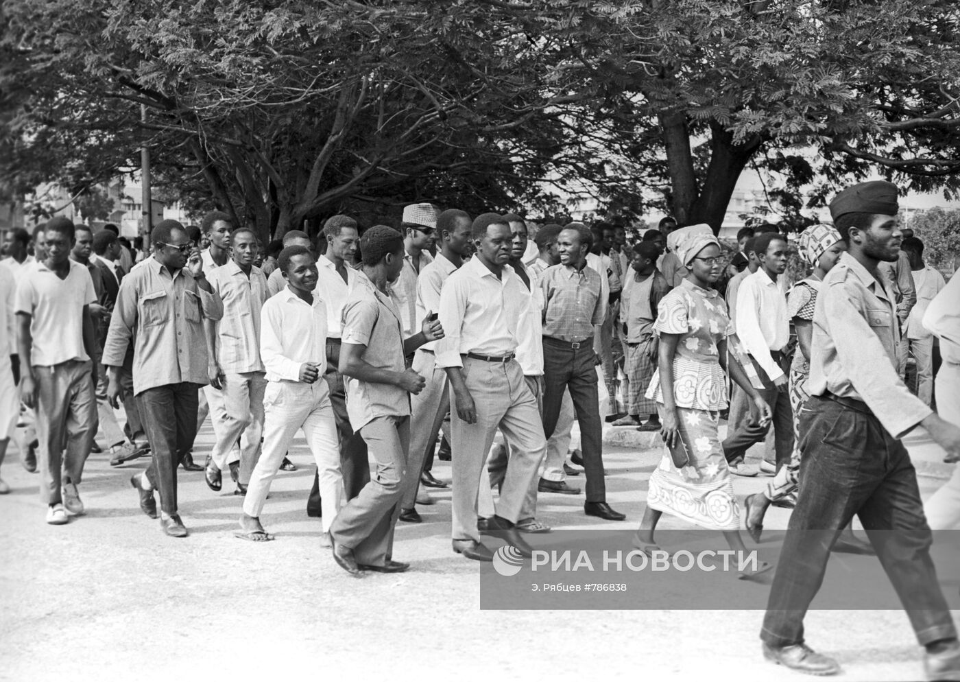 Первомайская демонстрация в городе Дар-эс-Салам