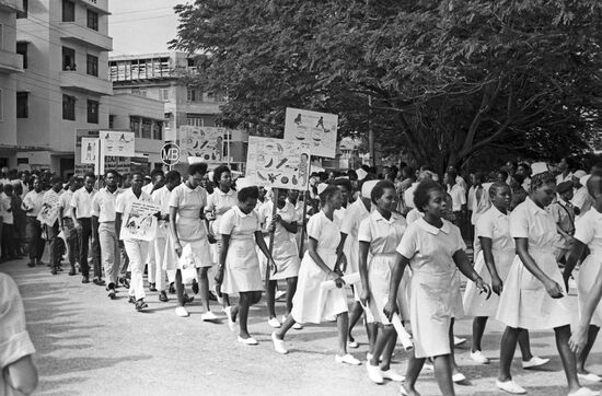 Первомайская демонстрация в городе Дар-эс-Салам